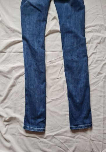 Tommy hilfiger Sophie slim mid jeans size 27/34  zip fly in excellent condition