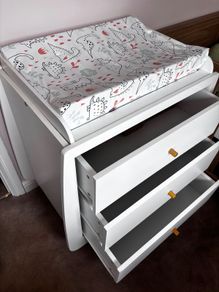 Snuzkot baby changing table