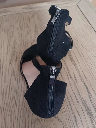 Elegant Black Peep-Toe Shoes