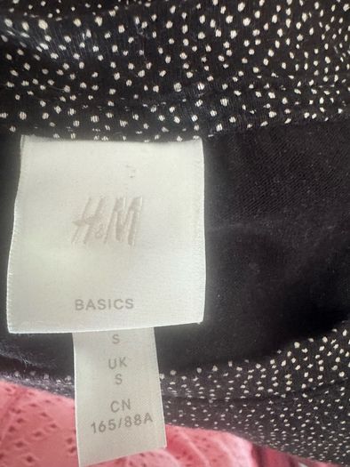 H&M Basics stretchy top size S Free post