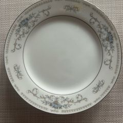 Vintage Diane appetizer/dessert plates