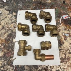 1" Brass pipe corners