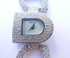 Dkny Ny3915 Womens Quartz Dress Watch Crystal Encrusted Face And Strap A Beauty