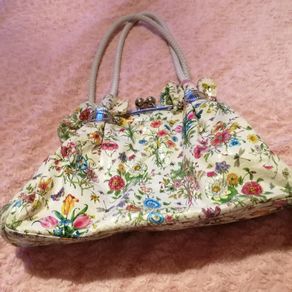 Very unusual Ladies bag