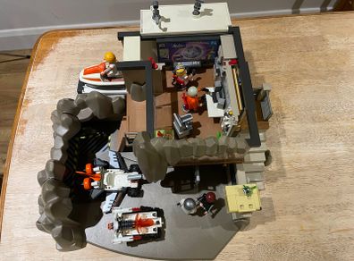 Playmobil spy base