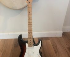 Fender Player Stratocaster, Sunburst, Excellent Condition