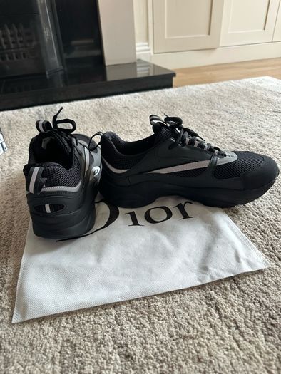 Dior B22