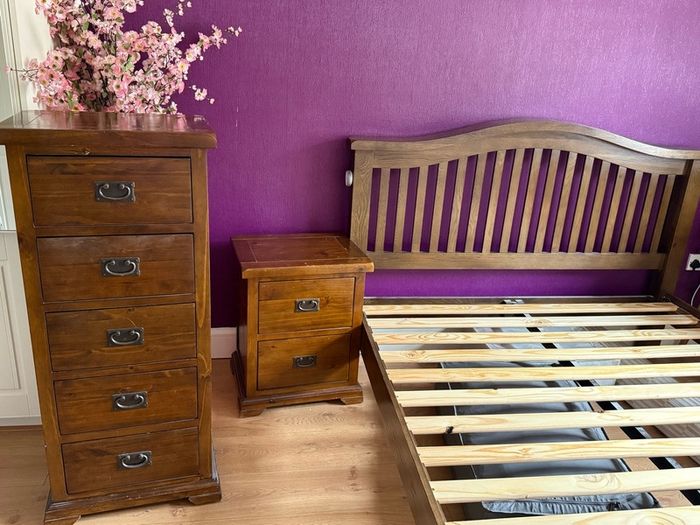 Bed, Chest Drawers and Bedside Table