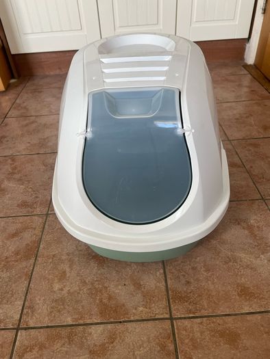 cat litter tray