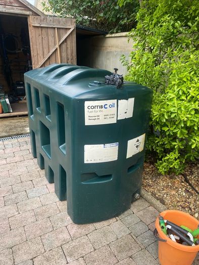 Oil tank