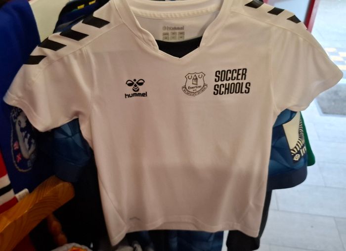 Everton Soccer Schools hummel Football Jersey (Youths 9-10 Years) FREE POST