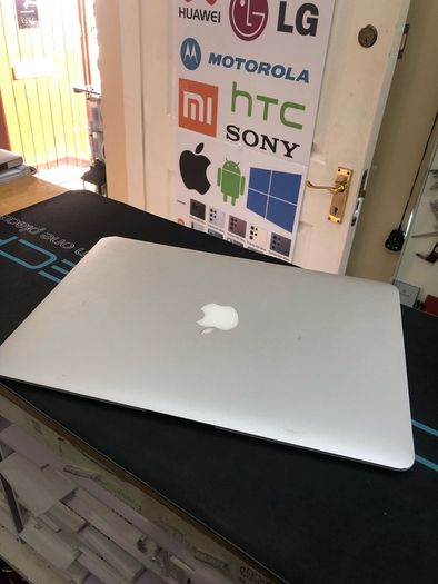 Macbook Air 13" 128gb  4gb PWO
