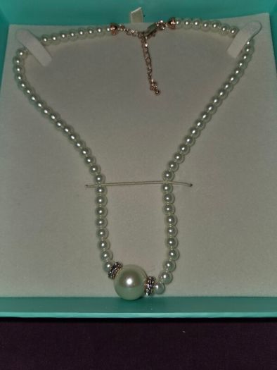 Brand New Knight and Day Pearl Necklace