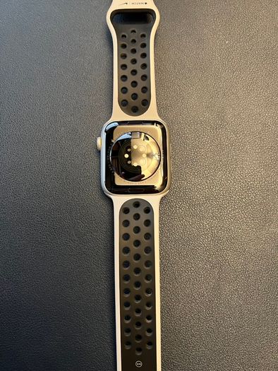 Apple Watch 6 ( Nike Sport )