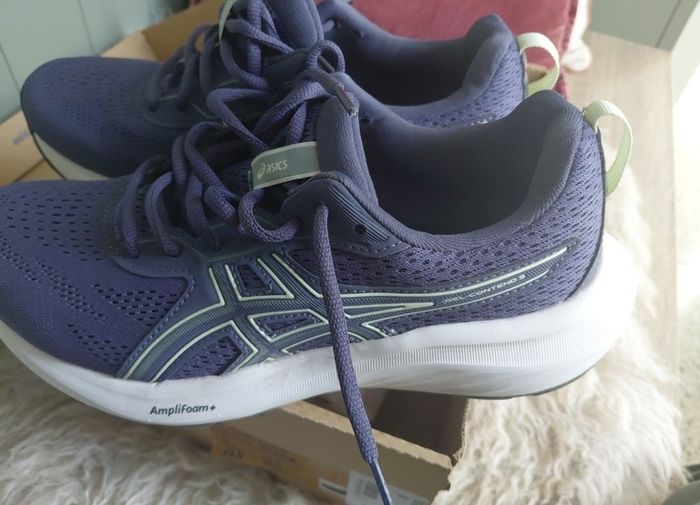 asics Runners size 6