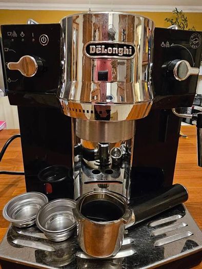 DeLonghi coffee machine x2 units