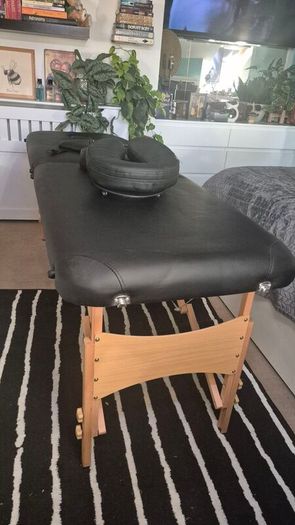 massage table