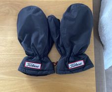 Titleist Winter Golf Mitts.