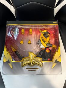 Mighty Morphin Power Rangers Dragonzord Gold & Black Super 7 Ultimates