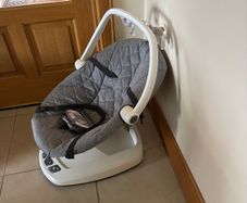 Baby swivel chair