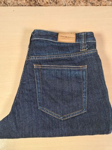 womens Tommy Hilfiger cropped jeans dark blue navy denim Size W 32 L 26