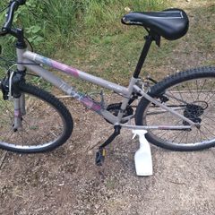 Ladies Bike /GirlsBike26"Wh..w.FrontSusp.+2MountainB.+ 1VintageB.VeryGoodCondition