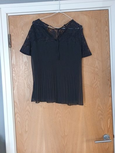 F&F Black Blouse. S.12.