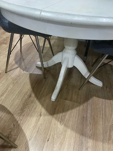 Dining  table extendable free