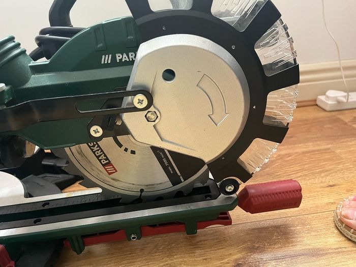 Sliding Compound Mitre Saw Pzks 2000 B2