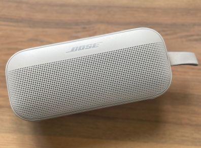Bose Soundlink Flex (excellent condition).