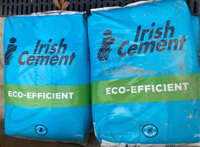 Cement. 4 x 25kg bags