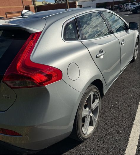 Volvo V40 2013 Automatic 1.6 TURBO PETROL Low kilometer 108,000km