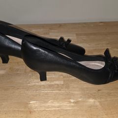 Black Leather Kitten Heel Clarks Shoes Size 5