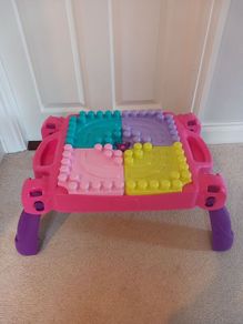 MEGA Bloks Build 'N Learn Table