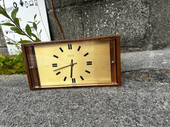 Kienzle International electronic table clock