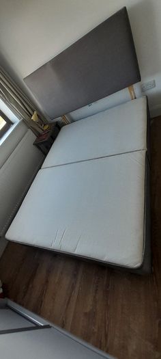 Double bedframe and headboard