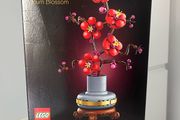 Unbuilt Lego Botanicals: Pure Blossom