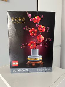 Unbuilt Lego Botanicals: Pure Blossom