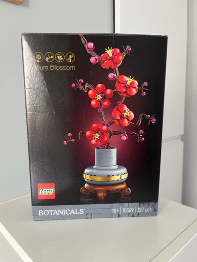 Unbuilt Lego Botanicals: Pure Blossom