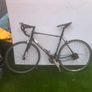 Giant Defy road bike, size ML (brakes not working) Image 5