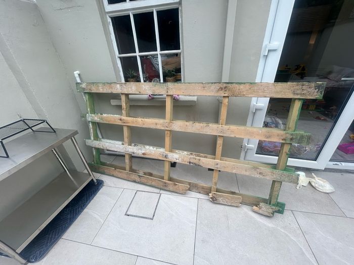 Large Wooden Crate (FREE)