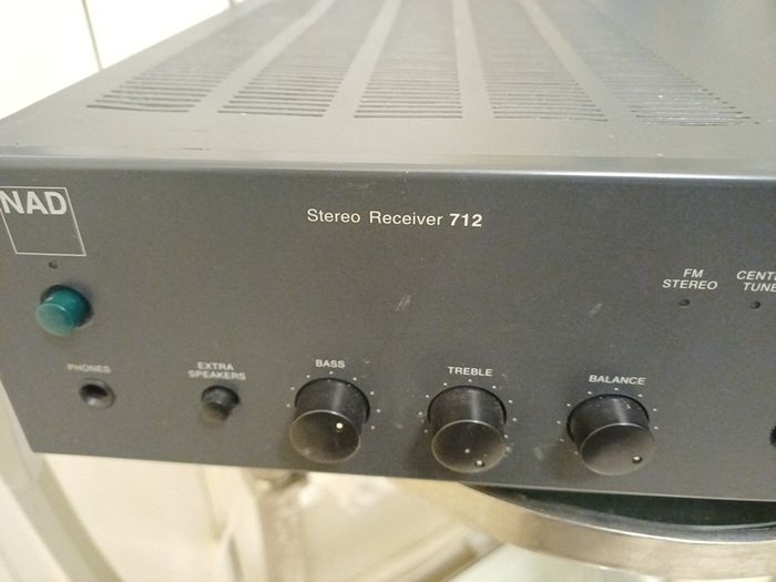 NAD 712 amplifier