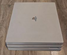 PS4 Pro White 1TB - Jailbroken