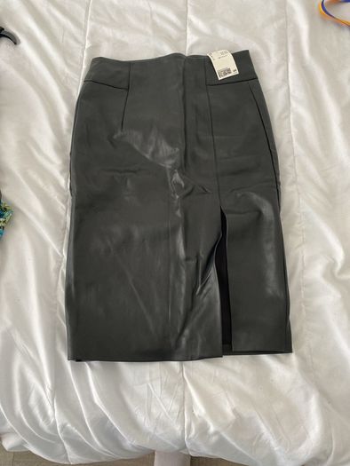 H&M leather look skirt new with tags