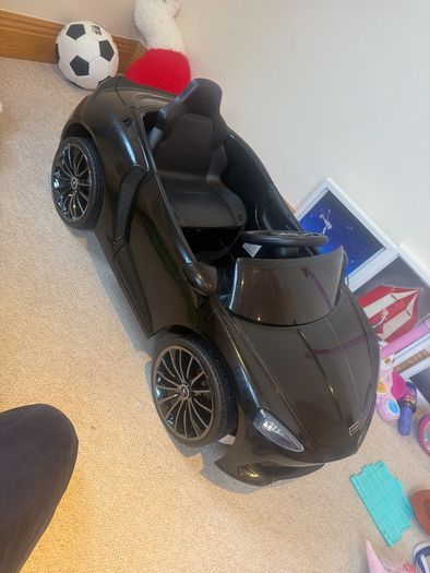 Toy car