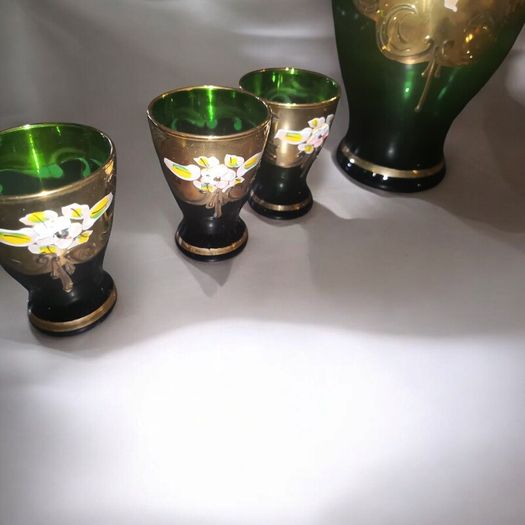 Stunning signed Murano emerald green and gold set