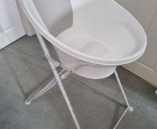 Shnuggle baby bath and stand