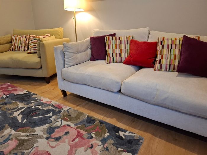 2 Sofa's