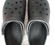 Crocs size 7 Black in colour as new!