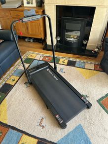 Walking treadmill